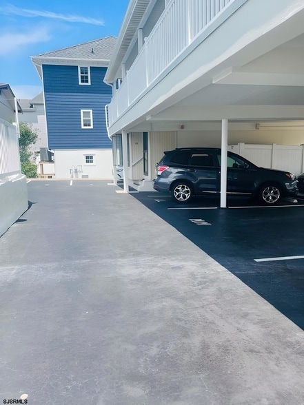 Building Photo - 9401 Pacific Ave