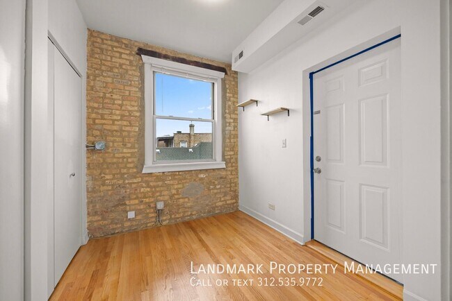Building Photo - 4546 N Albany Ave