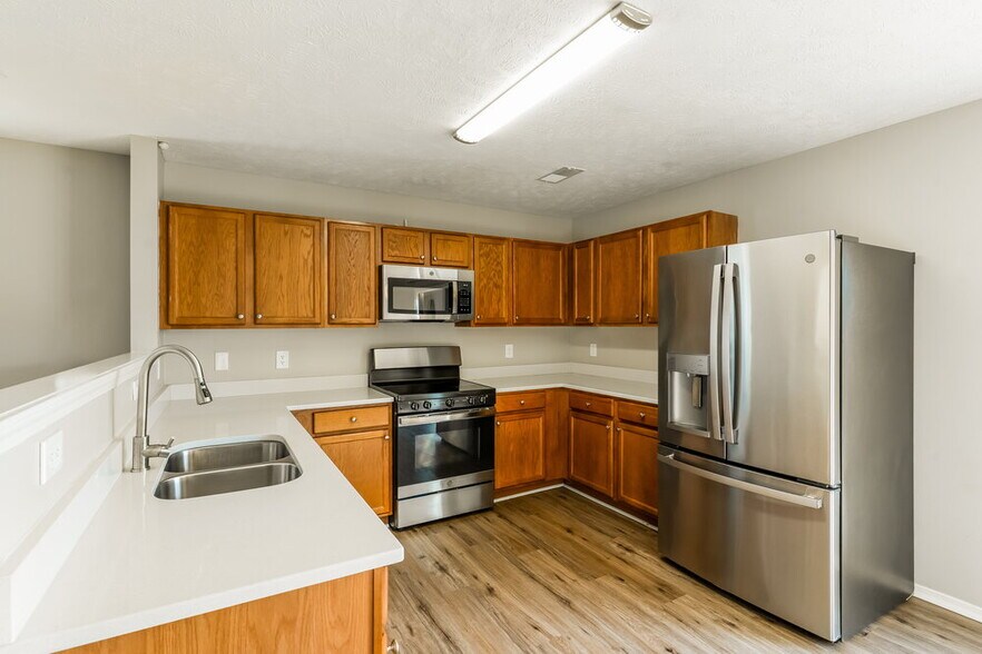 Building Photo - 2803 Creekbend Dr