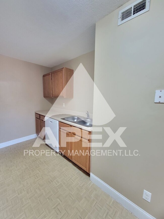 Building Photo - MOVE-IN SPECIAL,NO RENT TIL APRIL 1ST! - AVALON APARTMENT HOMES - 2BD - 1BA Apartment off Topside...