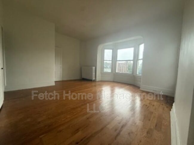 Building Photo - 436 Linden Ave