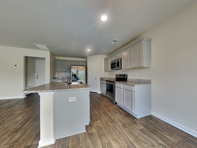 Building Photo - 118 Bent Holly Dr