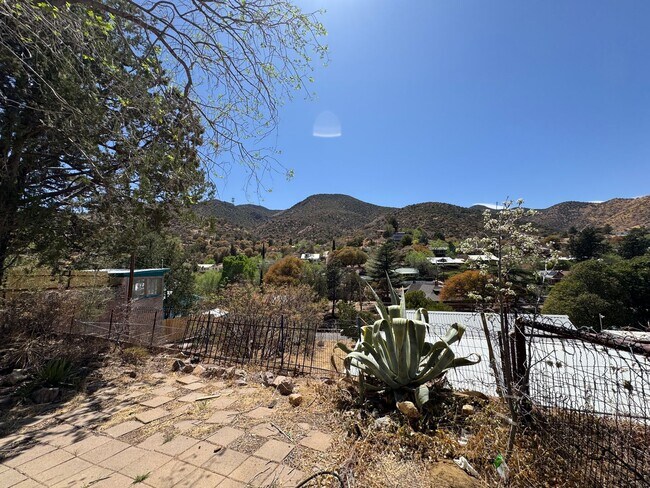 Building Photo - 1BR/1BA 740 sq.ft. SHORT TERM RENTAL in Old Bisbee, AZ