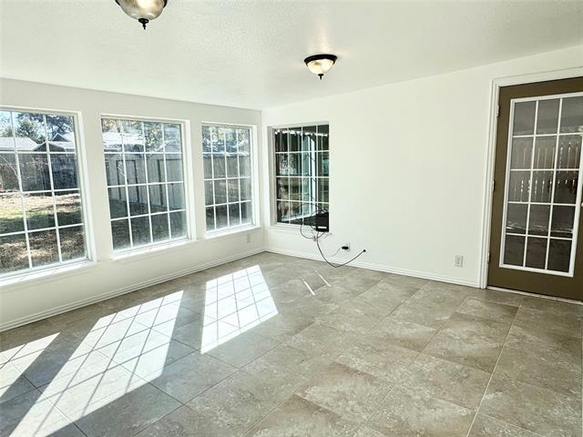 Building Photo - 921 Bradleys Bend