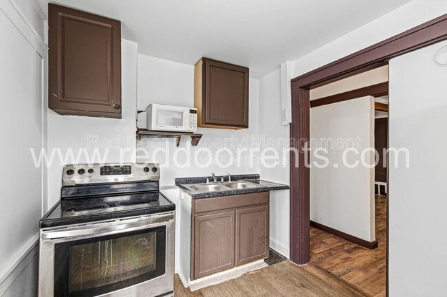 Building Photo - 408 N Oakland Ave