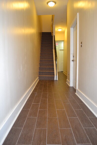 Building Photo - 774 S 15th St