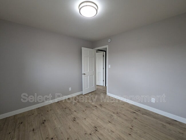 Building Photo - 3211 Jonquil Dr