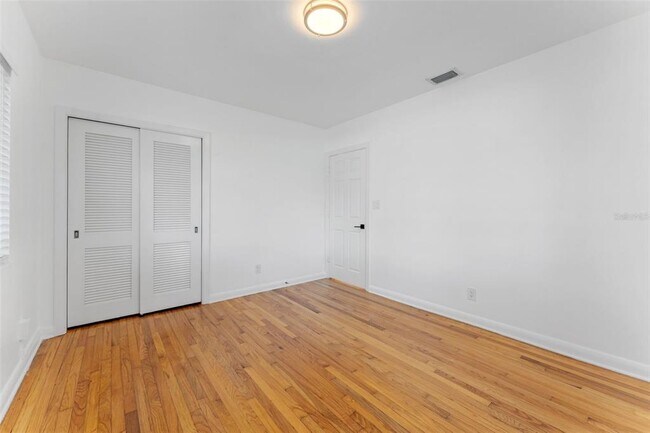 Building Photo - 1419 Tyrone Blvd N