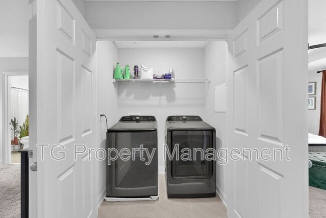 Building Photo - 13968 Molina Dr