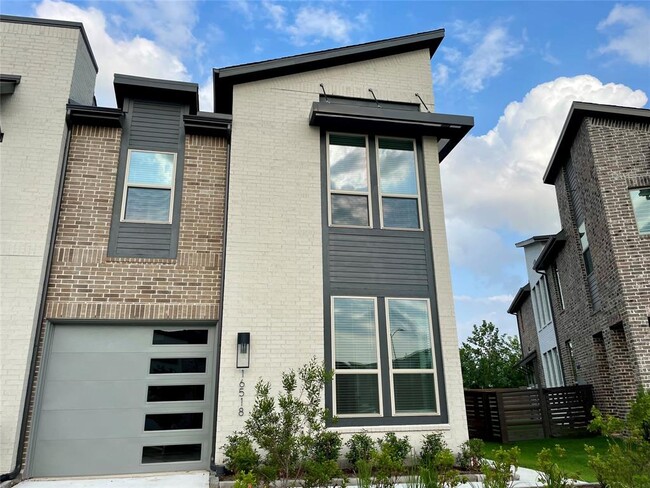 Building Photo - 16518 Amber Patina Ln