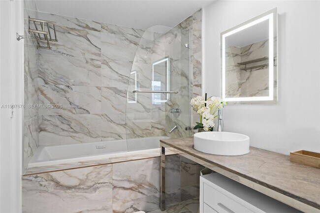 Building Photo - 475 Brickell Ave