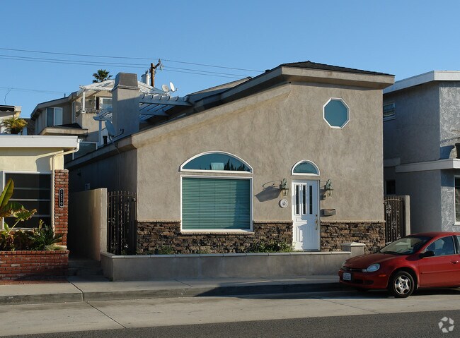 Building Photo - 1224 W Balboa Blvd