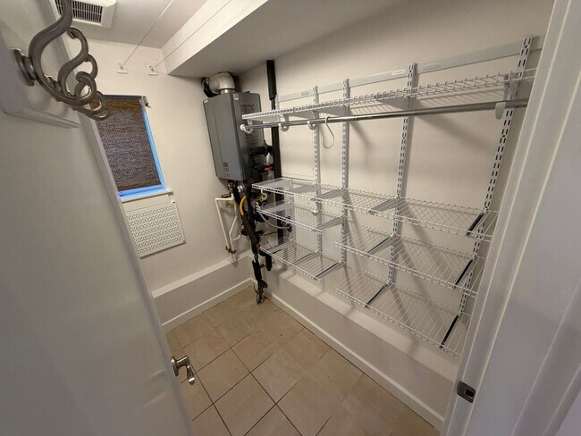 Building Photo - 3bd/3.5ba Townhouse on Capitol Hill