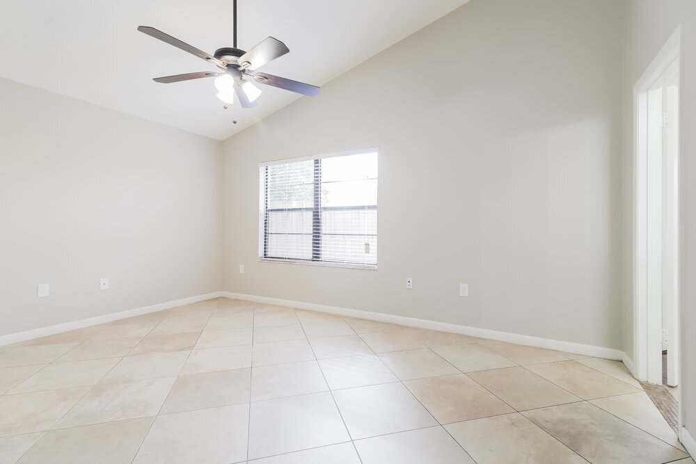 Building Photo - 4262 Sandhurst Dr