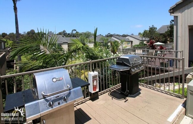 Building Photo - Charming 1Bdm 1Ba Condo in La Jolla