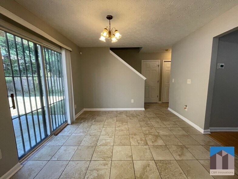 Building Photo - 2345 Delfern Dr