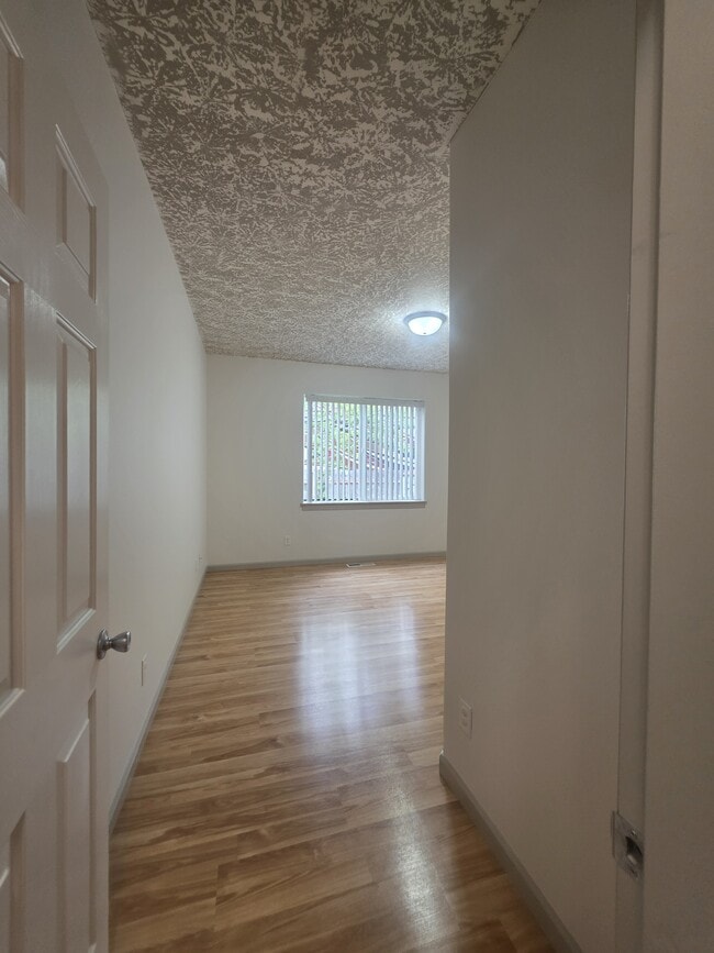 Building Photo - 4373 Hearth St NE