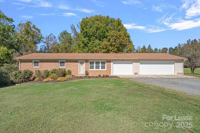 Building Photo - 540 Hoover Rd