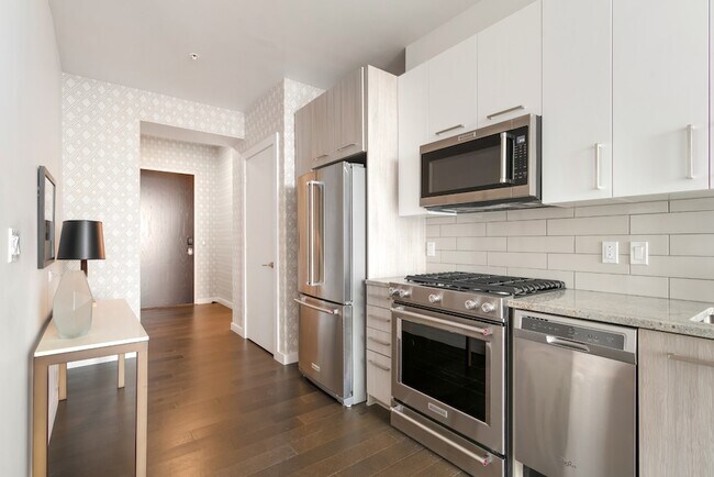 Building Photo - 515 Church St