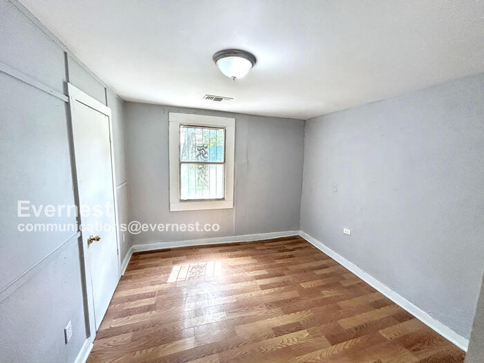 Building Photo - 2028 Powderly Ave SW