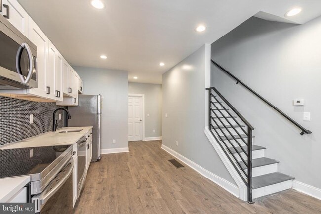 Building Photo - 1312 W Seltzer St