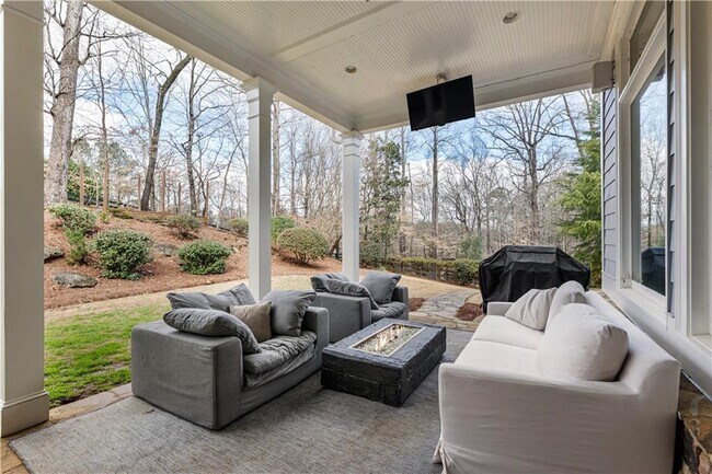 Building Photo - 215 6 Hills Ln