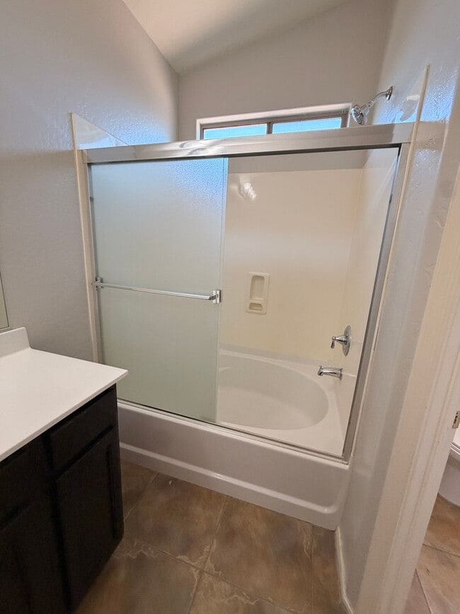 Building Photo - *NEW* Custom Paint/*NO* Carpet 3 BD/2 Bath Spacious Surprise Home!