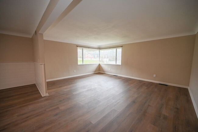 Building Photo - 7011 Stadium Dr