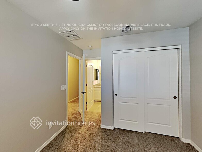 Building Photo - 4239 E Pony Ln