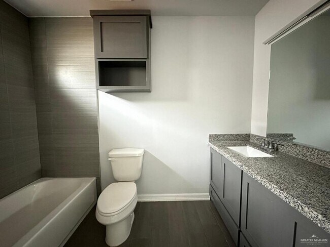 Building Photo - 13 Las Vistas Ln
