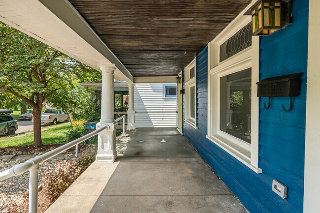 Building Photo - 2332 E 16th St