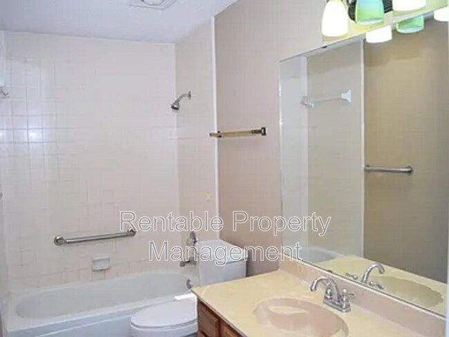 Building Photo - 9001 Wessex Ct