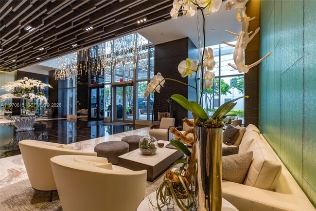 Building Photo - 851 NE 1st Ave