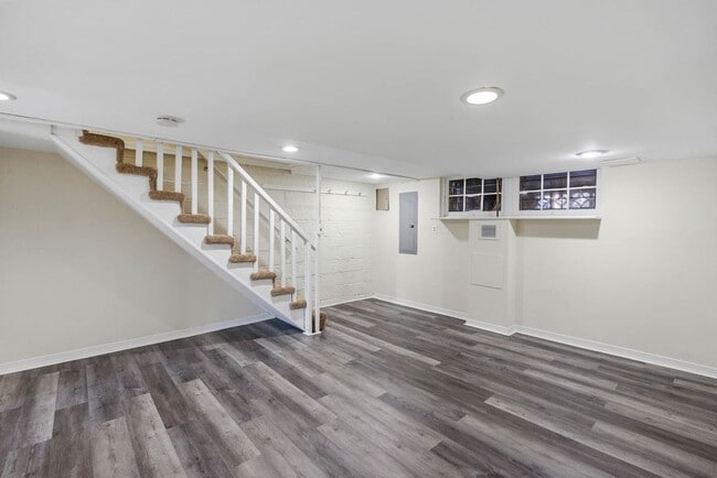 Building Photo - Capitol Hill Townhome | 3 Bed | 2 Bath | 1,350 Sf | Fenced-In Backyard
