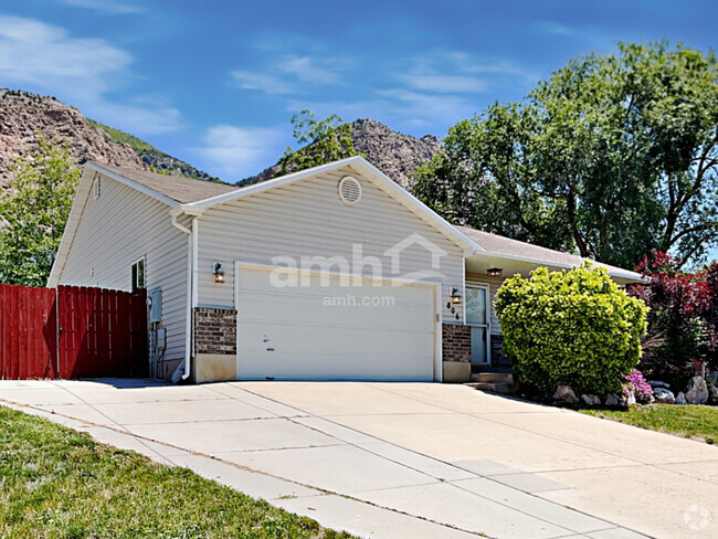 Building Photo - 806 N 975 E