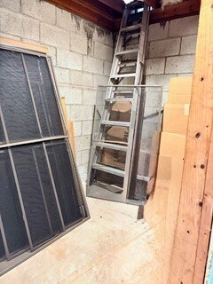 Building Photo - 4216 Ocean Dr