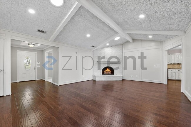 Building Photo - 2501 Bluffton Dr