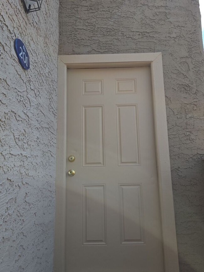 Building Photo - 2987 Juniper Hills Blvd