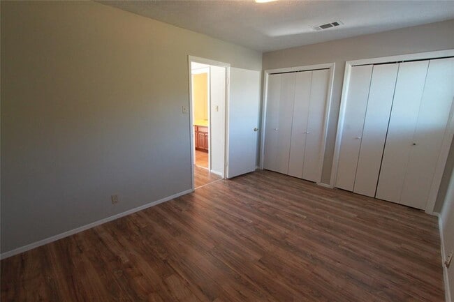 Building Photo - 3904 Hudson Bend Rd