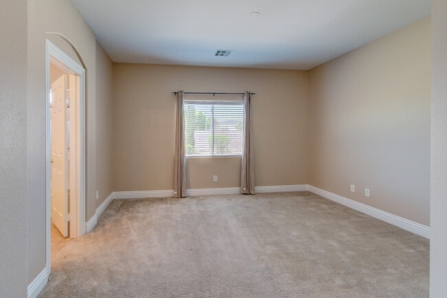 Building Photo - Spacious MacDonald Ranch Home with Two Primary Bedrooms & Loft
