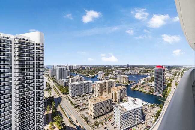 Building Photo - 4111 S Ocean Dr