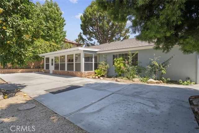 Building Photo - 11337 Reseda Blvd