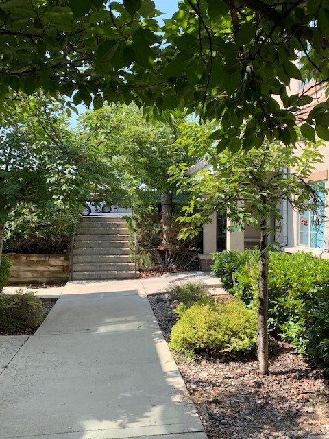 Building Photo - 706 N 1890 W