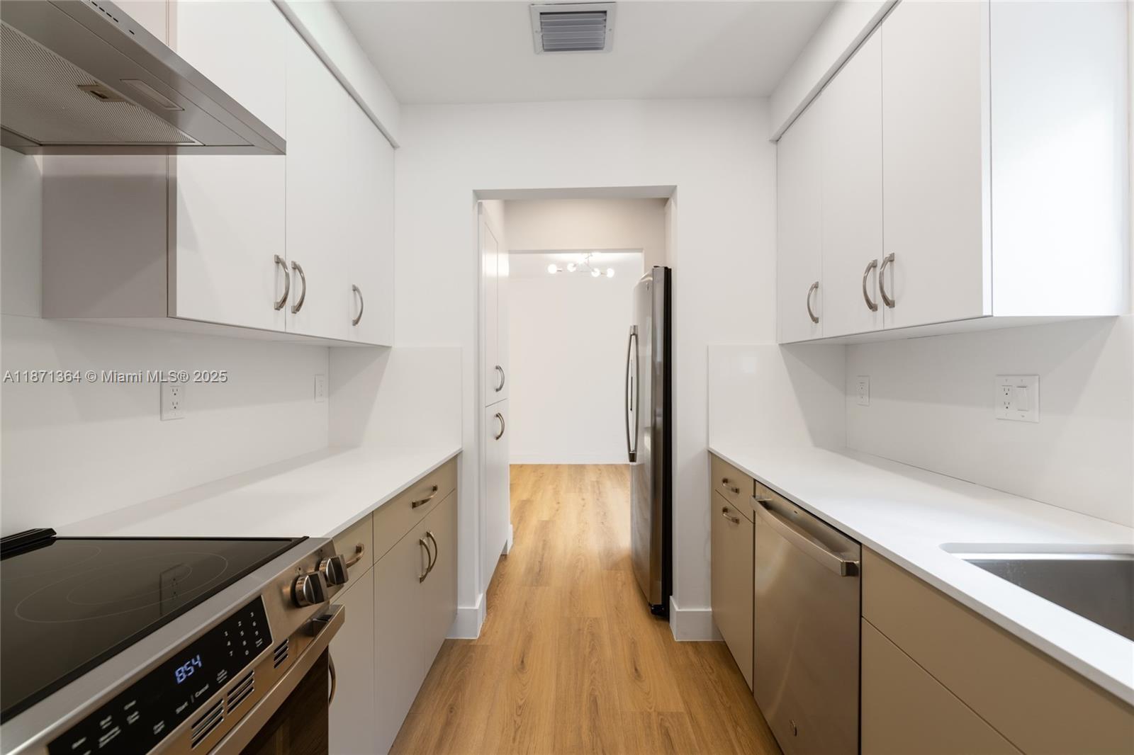 Building Photo - 3160 S Le Jeune Rd