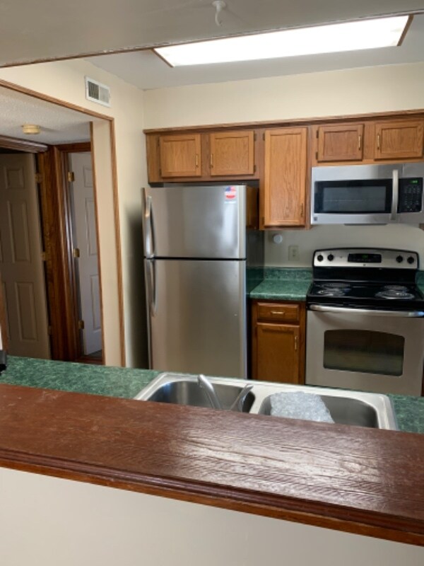 Building Photo - 16 Academy Ln