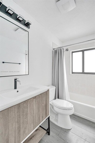 Building Photo - 8105 SW 19th St