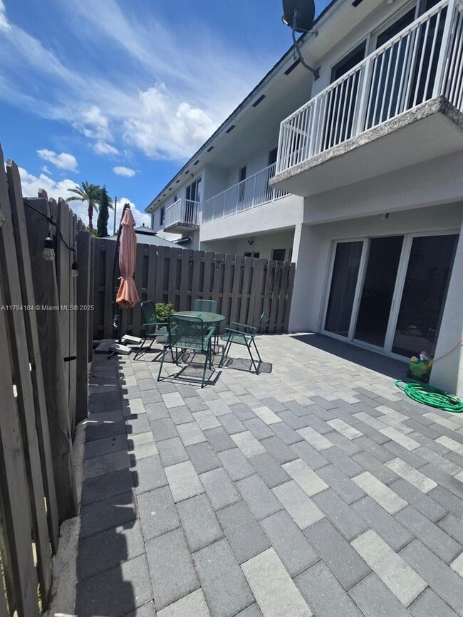 Building Photo - 17545 SW 150th Ct