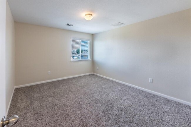 Building Photo - 710 Mitchell Dr