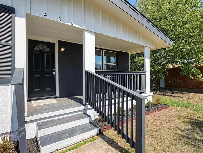 Building Photo - 4305 NW Ridgecrest Dr