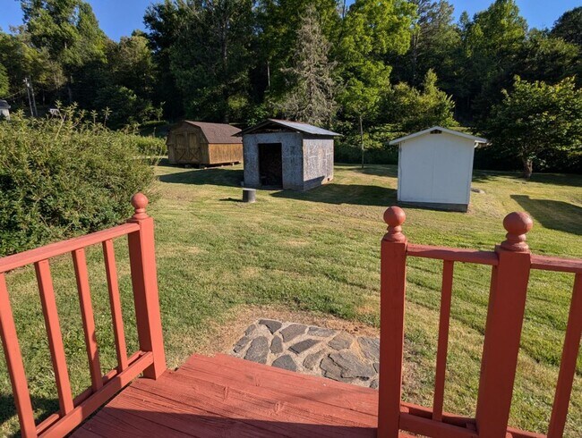 Building Photo - $1,700 - 3 Bedroom 1 Bathroom Home in Lovely Setting in Savannah Community